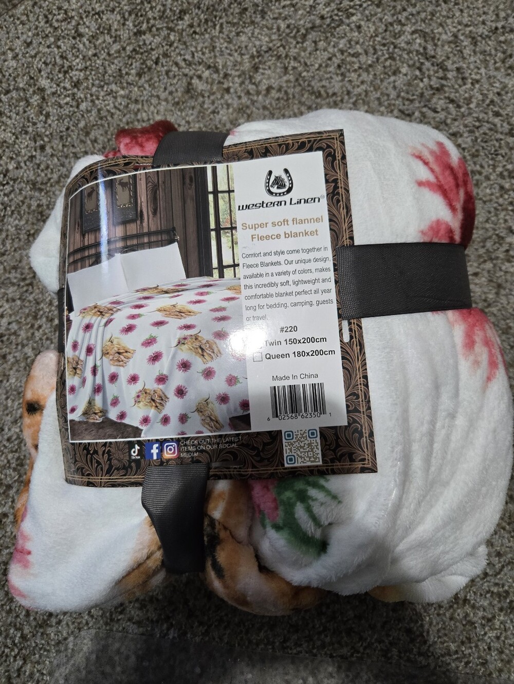 White and Pink Super Soft Flannel Fleece Blanket